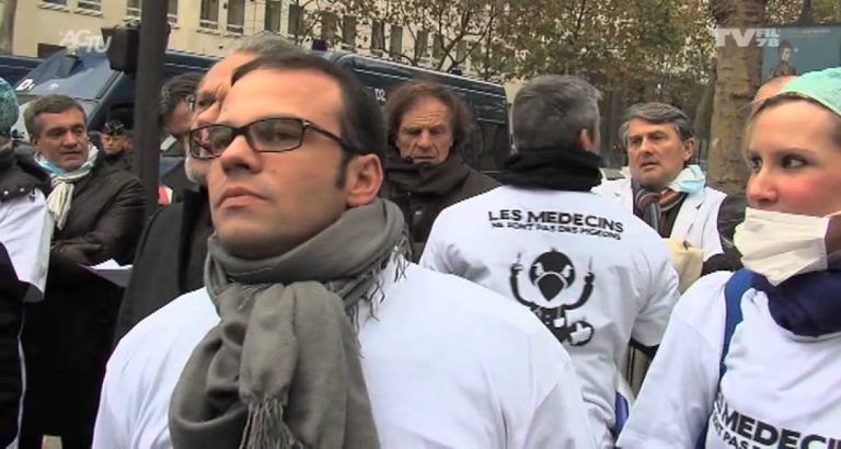 L’Actu – Les blouses blanches voient rouge