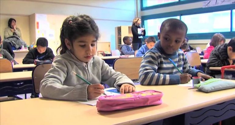 L’Actu – La réforme Peillon divise les mairies