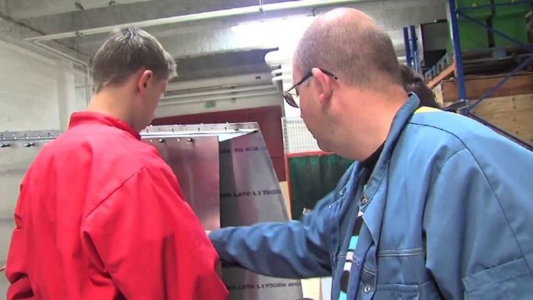 L’Actu – Les élèves du lycée Blériot de Trappes construisent un avion