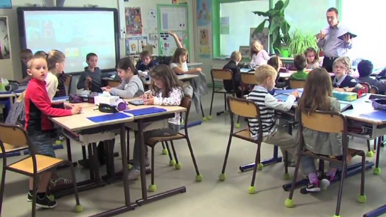 Des tablettes numériques pour chaque enfant dans une école d’Elancourt