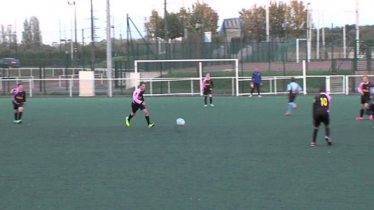 Un match de foot France-Angleterre pour les juniors