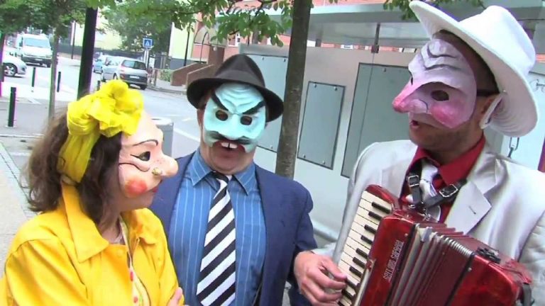 Du théâtre d’impro dans les bus