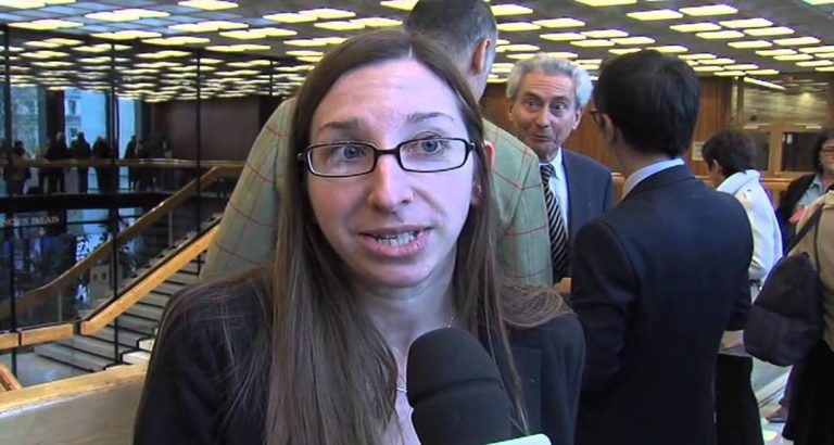 Un téléphone portable d’urgence pour les femmes victimes de violences conjugales