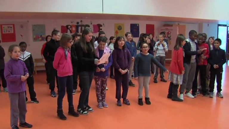 Des jeunes Guyancourtois expliquent les droits des enfants