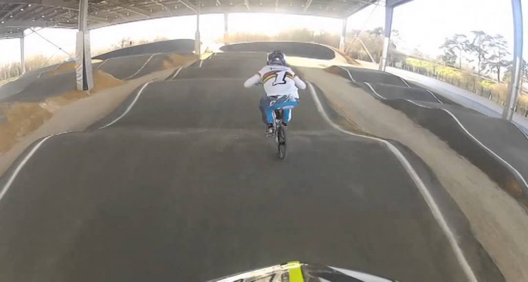 Vélodrome : les sensations de Simon Duchène sur la nouvelle piste de BMX