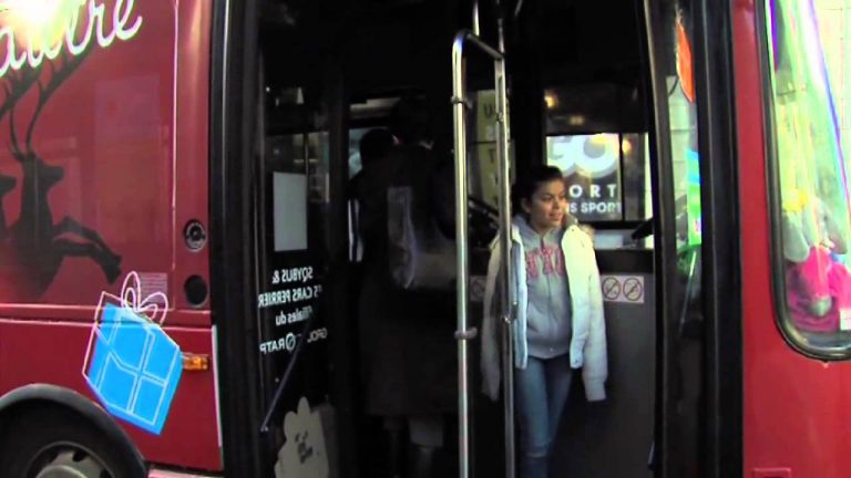 Le bus de Noël de Sqybus sillonne l’agglomération depuis 17 ans déjà