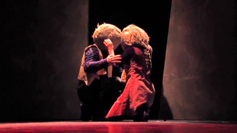 ‘Valises d’enfance’, un spectacle témoignage sur les enfants juifs déportés