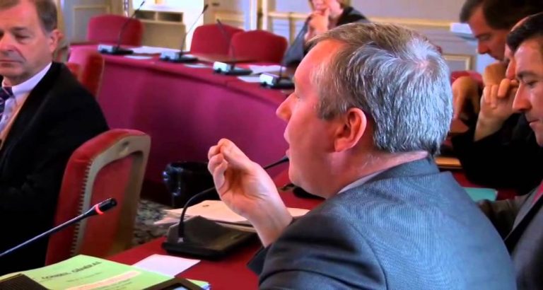Le projet de découpage des cantons contesté par la droite départementale