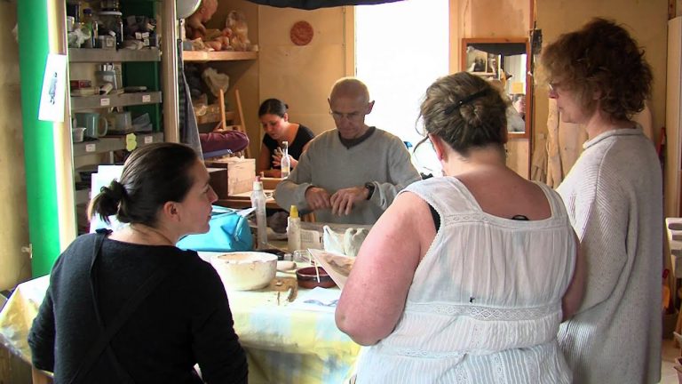 Camille Toutée explore les techniques du Raku