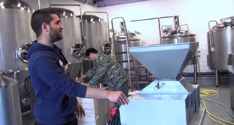 Le dossier de l’éco : Les petites entreprises d’Axel et Maria