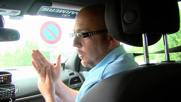 Une voiture à 250 km/h pour stopper les grands excès de vitesse