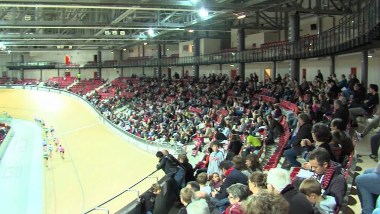 Premier grand prix sur piste pour le vélodrome national