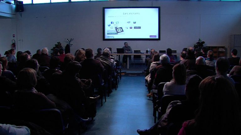 Education : les parents d’élèves sensibilisés aux dangers d’internet