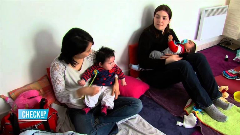 Santé : des ateliers de massages pour les bébés