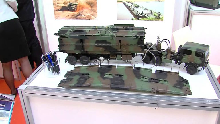 Economie : le secteur de la défense s’expose à Satory