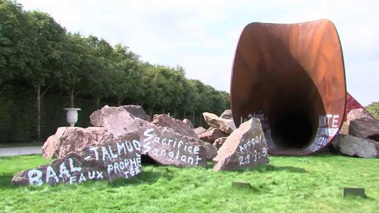 Vandalisme : l&rsquo;oeuvre de Kapoor restera telle quelle