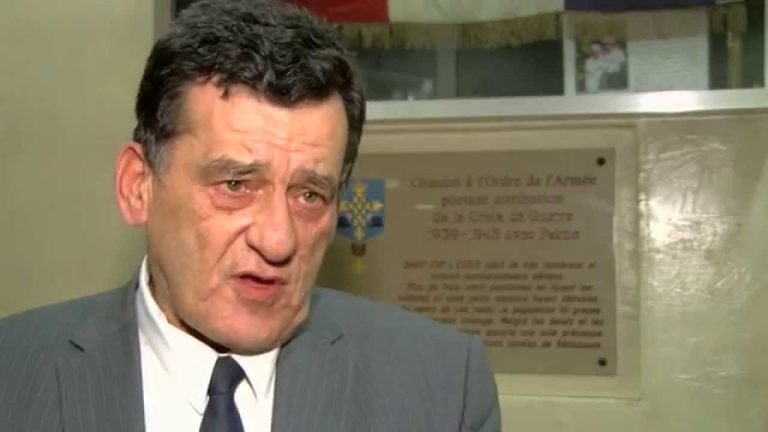 Hommage : les habitants de Saint-Cyr-l’Ecole ensemble face à aux attentats