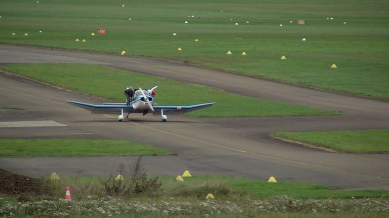 Aérodrome de Saint-Cyr-l’Ecole : le torchon brule entre usagers et élus