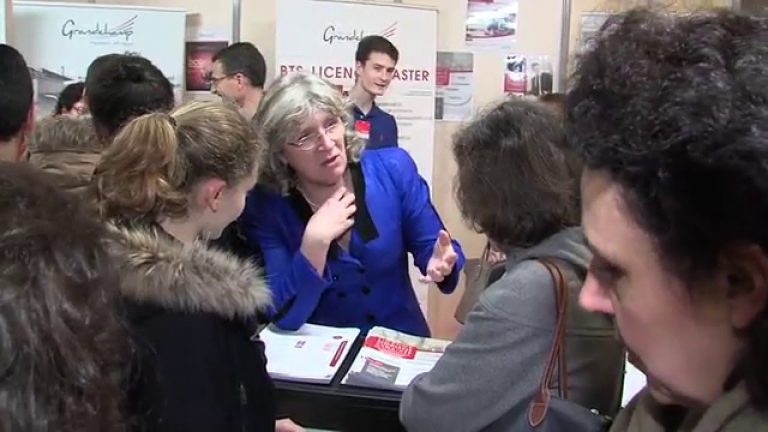 Education : l’armée séduit au salon de l’Etudiant à Versailles