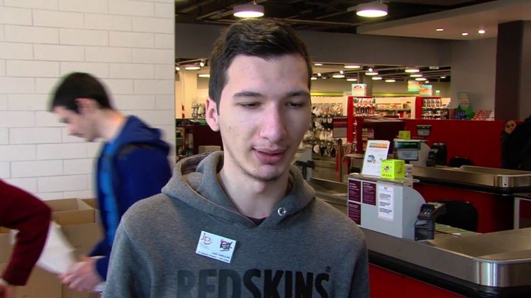 Restos du coeur : des lycéens mobilisés pour la collecte