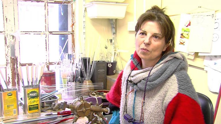 Artisanat : rencontre avec une souffleuse de verre