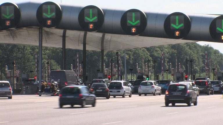 Départs en vacances : dans les coulisses du péage de Saint-Arnoult-en-Yvelines