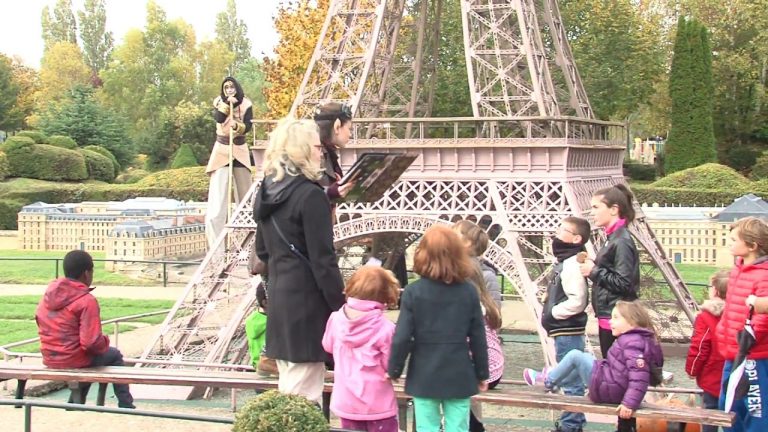 Halloween : les monstres s’invitent à France Miniature