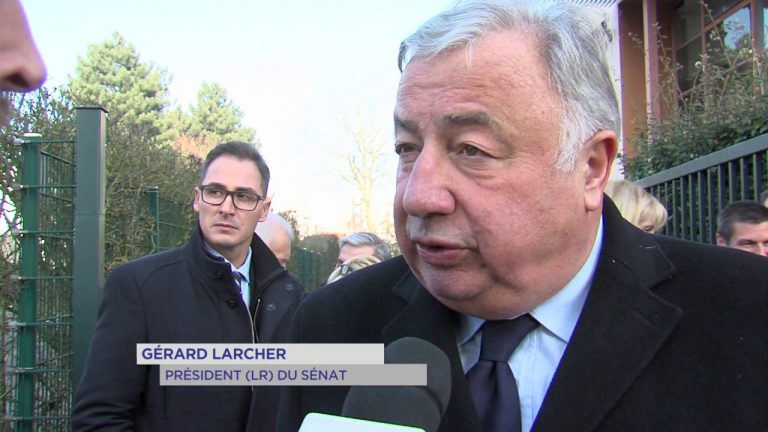 Politique : visite de terrain du Président du Sénat à Élancourt