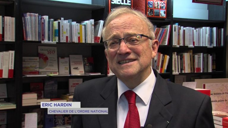 Culture : Éric Hardin décoré pour son action en faveur du livre