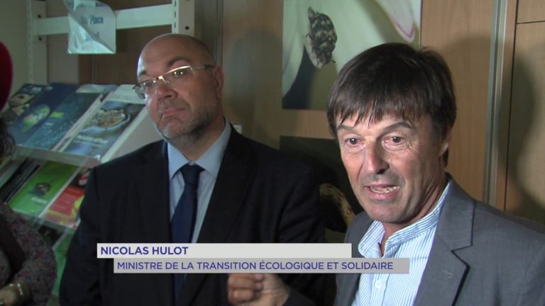 Versailles : Nicolas Hulot et Stéphane Travert en visite à l’INRA