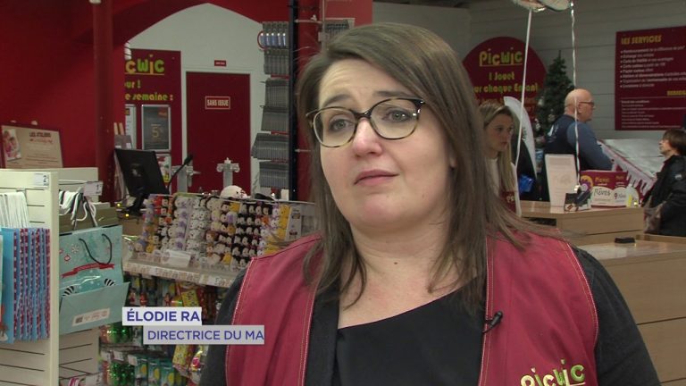 Secours Populaire : remise de cadeaux d’une enseigne de jouets