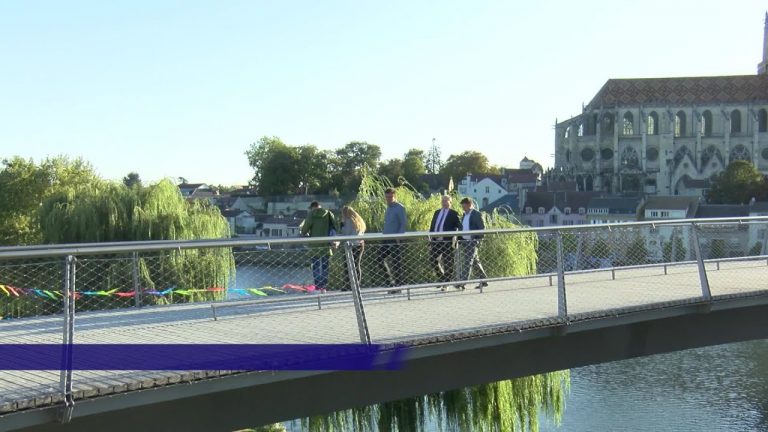 Yvelines | Inauguration de  » la grande passerelle  » reliant Mantes-la-Jolie et Limay