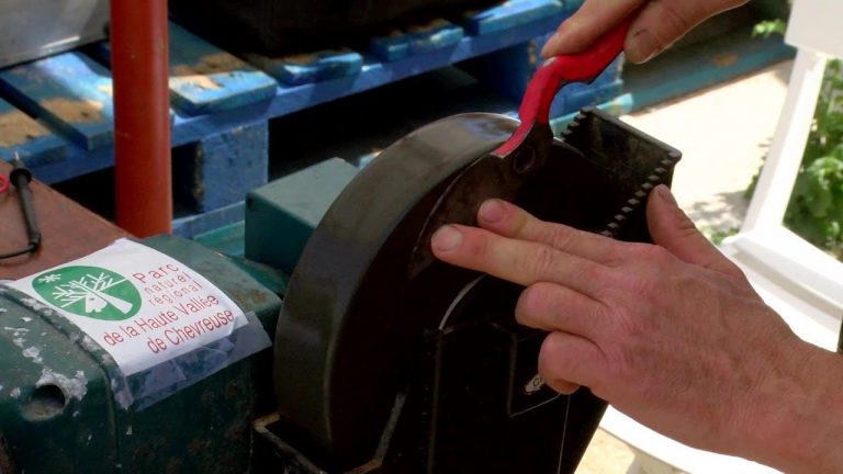 Yvelines | Atelier  » Repar’bricole  » à la Manivelle du Mesnil-Saint-Denis