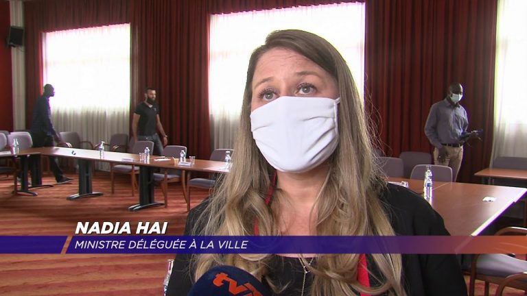 La ministre Nadia Hai à la rencontre d’associations de Mantes-la-Ville